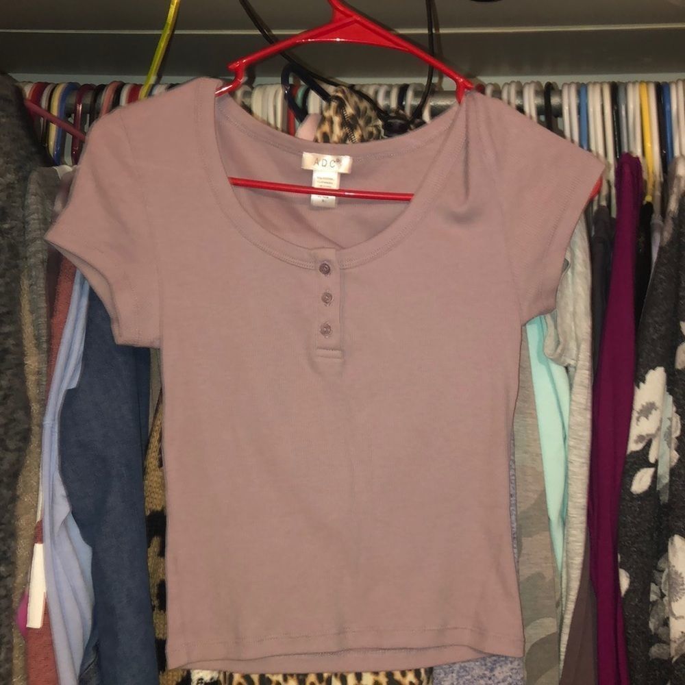 •A D C• top size small NWOT